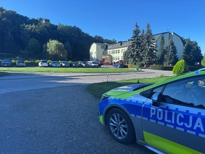 policjanci w rejonach szkół
