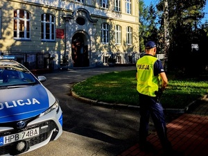policjanci w rejonach szkół
