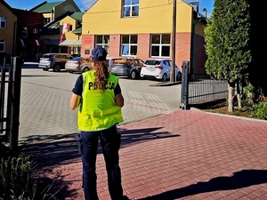 policjanci w rejonach szkół