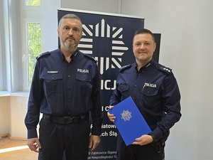 wręczenie dyplomów z okazji 100-lecia dzielnicowych