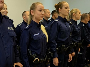 wręczenie dyplomów z okazji 100-lecia dzielnicowych