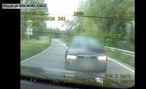 Nie miał uprawnień, więc postanowił uciec przed policyjną kontrolą