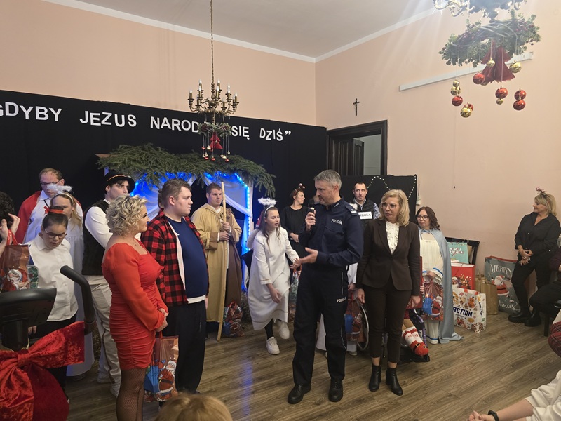 Służba z sercem. Mikołajkowa pomoc ząbkowickich policjantów dla dzieci o szczególnych potrzebach
